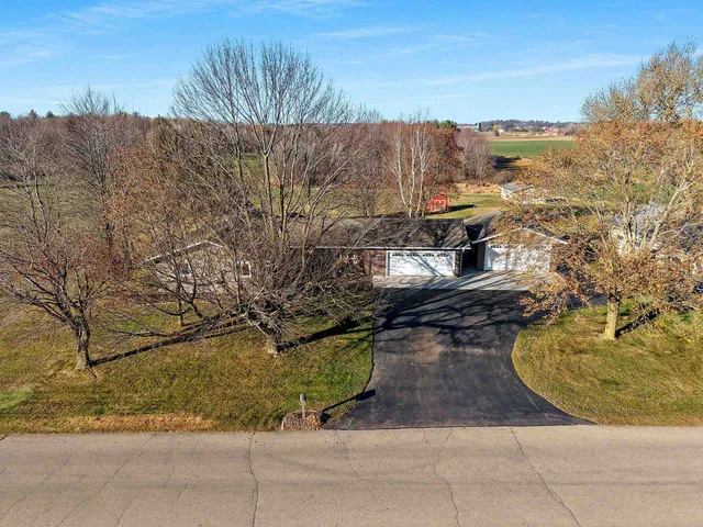 $419,900 | N5595 Locust Road, Shawano, WI 54166