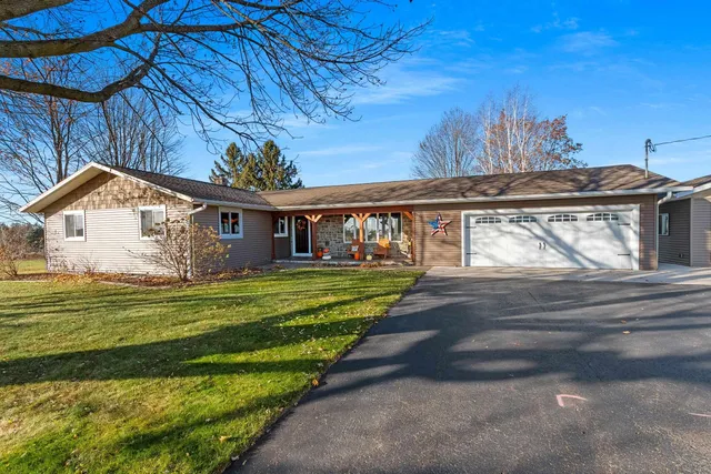 $419,900 | N5595 Locust Road, Shawano, WI 54166