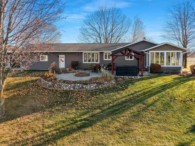 $419,900 | N5595 Locust Road, Shawano, WI 54166