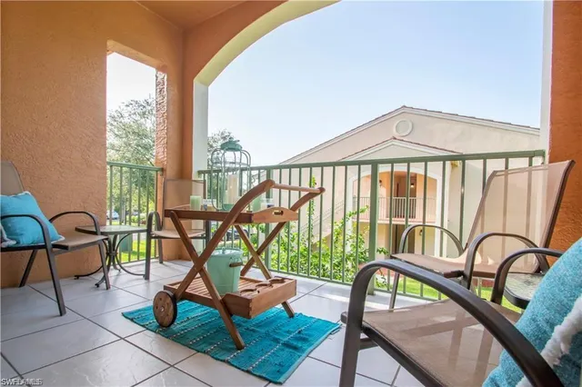 $1,900 | 1220 Wildwood Lakes Boulevard, Unit 201, Naples, FL 34104