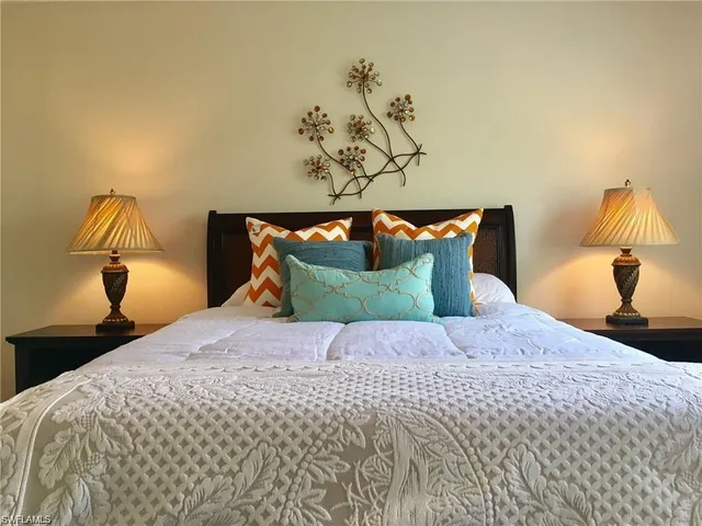 $1,900 | 1220 Wildwood Lakes Boulevard, Unit 201, Naples, FL 34104