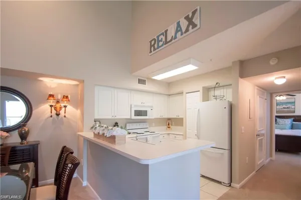 $1,900 | 1220 Wildwood Lakes Boulevard, Unit 201, Naples, FL 34104