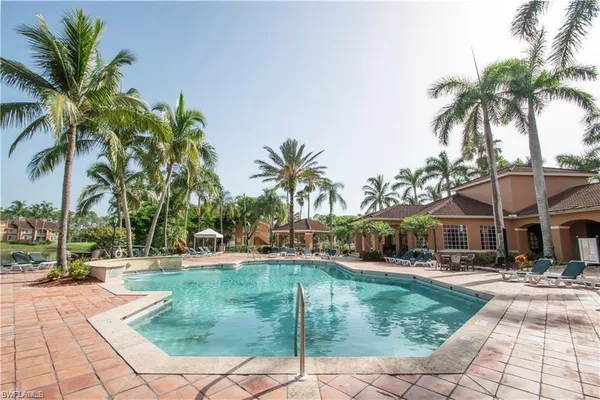 $1,900 | 1220 Wildwood Lakes Boulevard, Unit 201, Naples, FL 34104