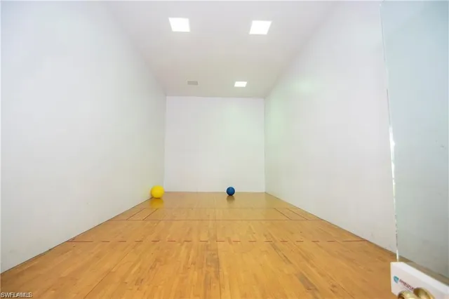 $1,900 | 1220 Wildwood Lakes Boulevard, Unit 201, Naples, FL 34104