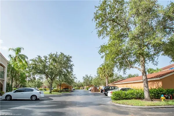 $1,900 | 1220 Wildwood Lakes Boulevard, Unit 201, Naples, FL 34104