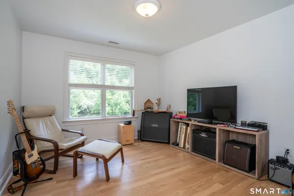 $820,000 | 679 Cherry Brook Road, Canton, CT 06019