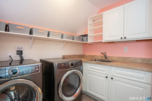 $820,000 | 679 Cherry Brook Road, Canton, CT 06019