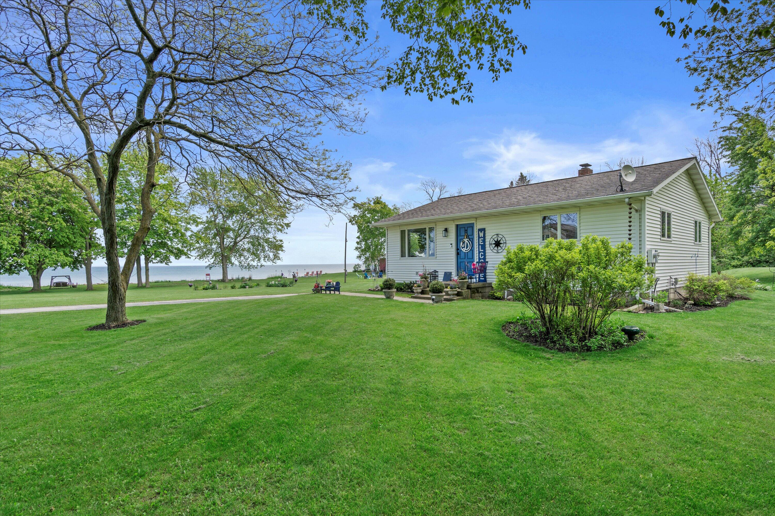 7907 Irish Road Two Creeks, WI 54241 - Photo 10 of 103 25-DSC06782