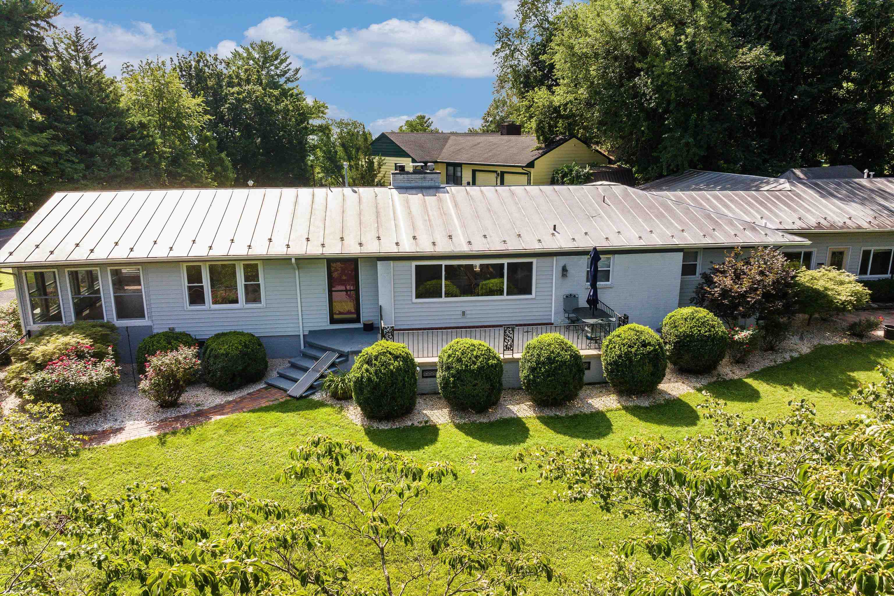 108 Overlook Road Staunton, VA 24401 - Photo 1 of 49 Gallery Image 1