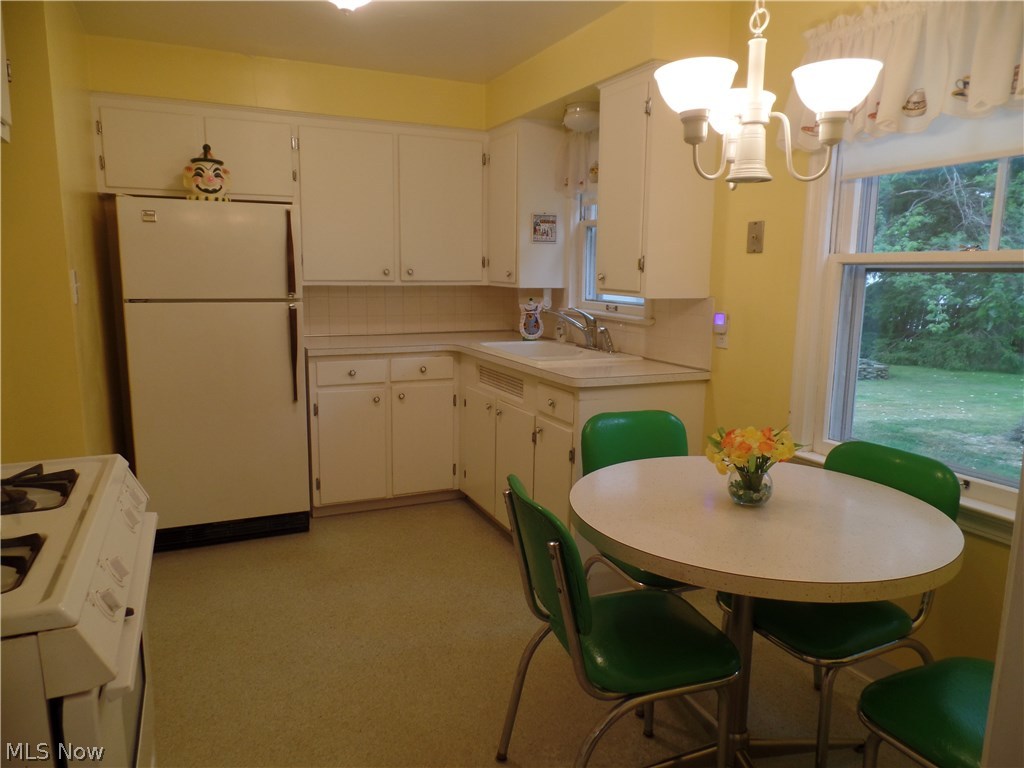 1374 Brainard Road Lyndhurst, OH 44124 - Photo 2 of 14