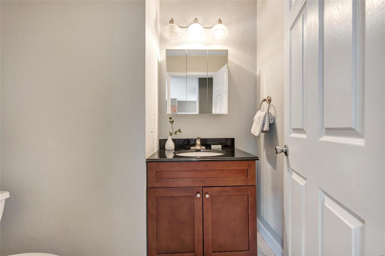 1053 North Hanley Road St. Louis, MO 63130 - Photo 14 of 42