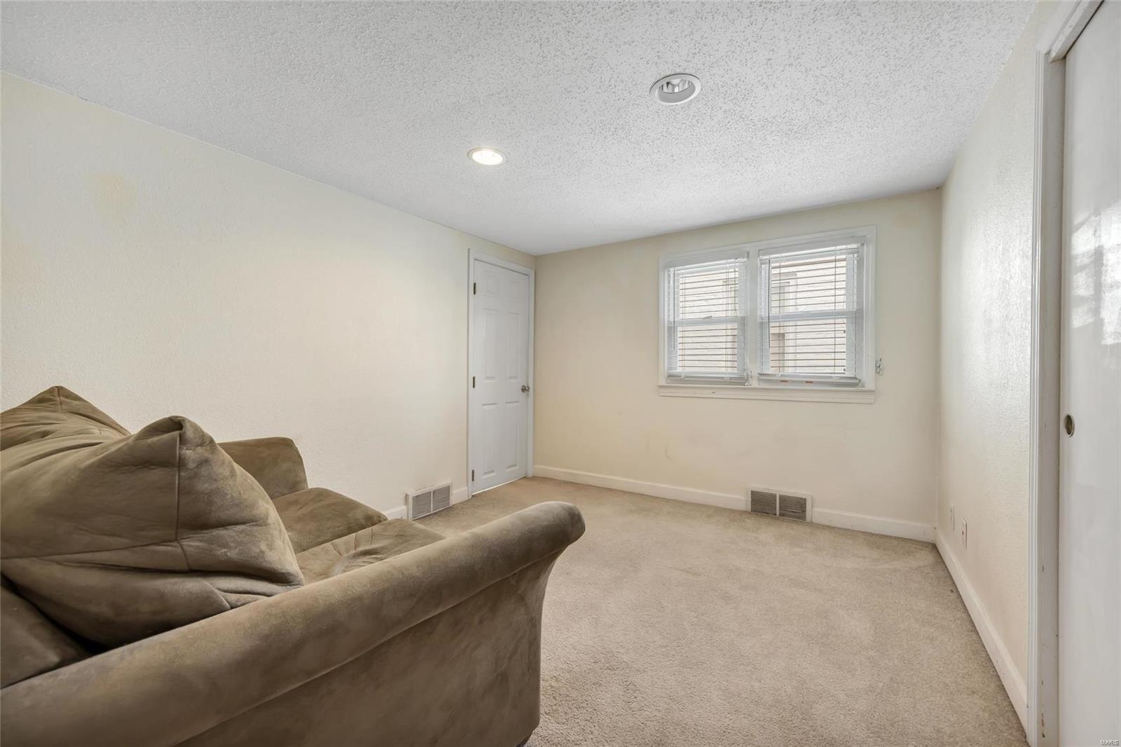 1053 North Hanley Road St. Louis, MO 63130 - Photo 23 of 42