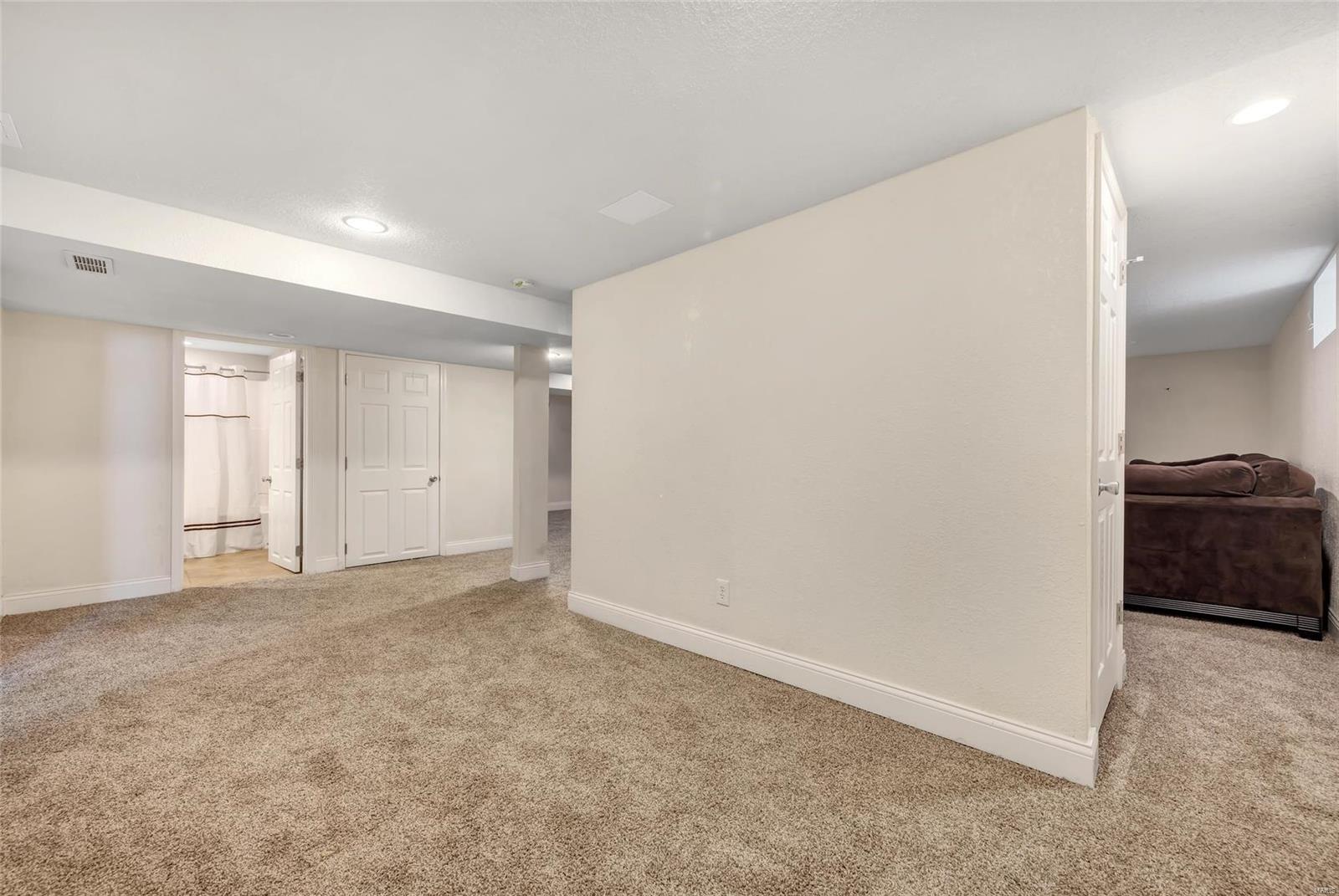 1053 North Hanley Road St. Louis, MO 63130 - Photo 34 of 42