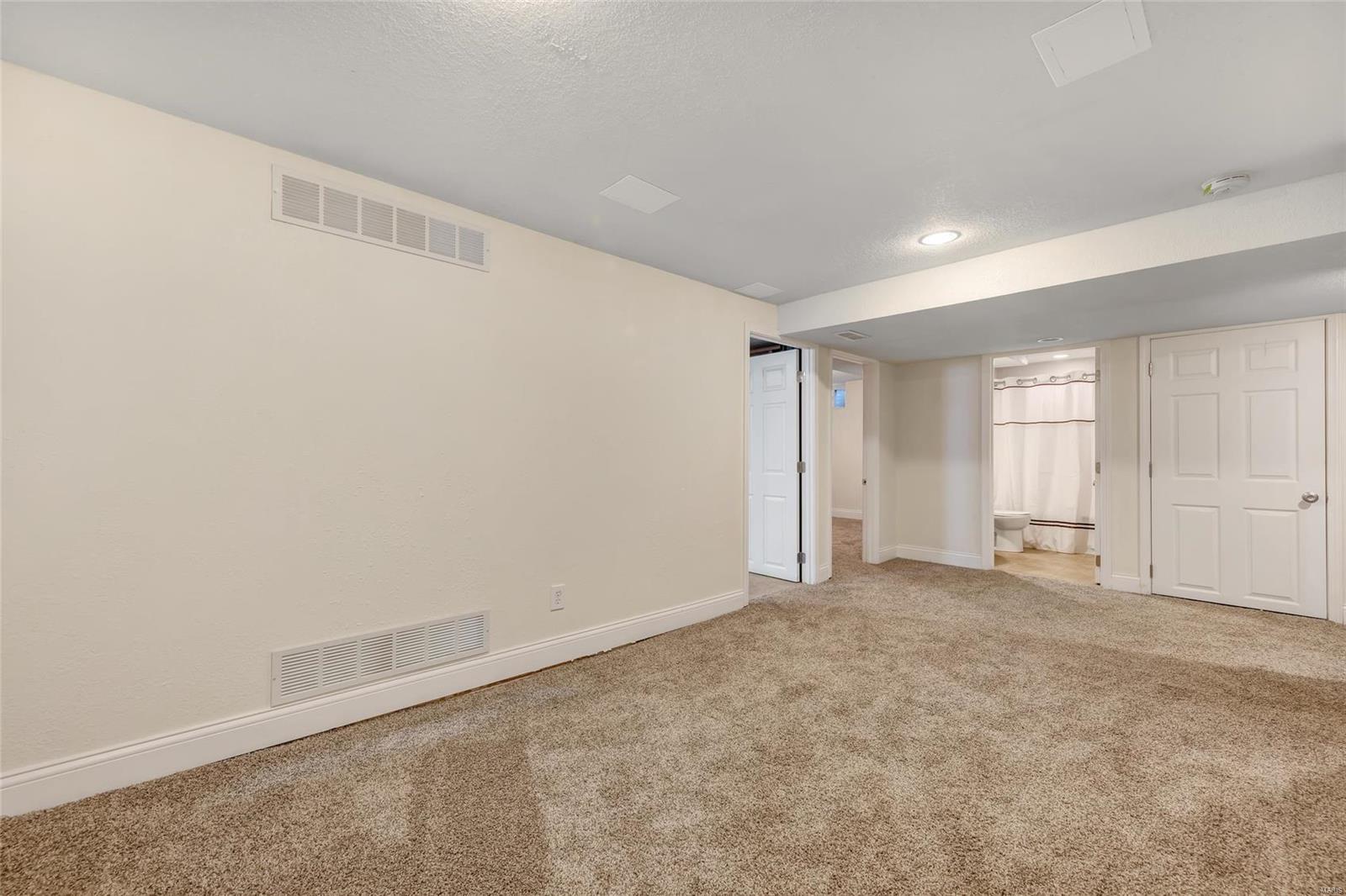 1053 North Hanley Road St. Louis, MO 63130 - Photo 35 of 42