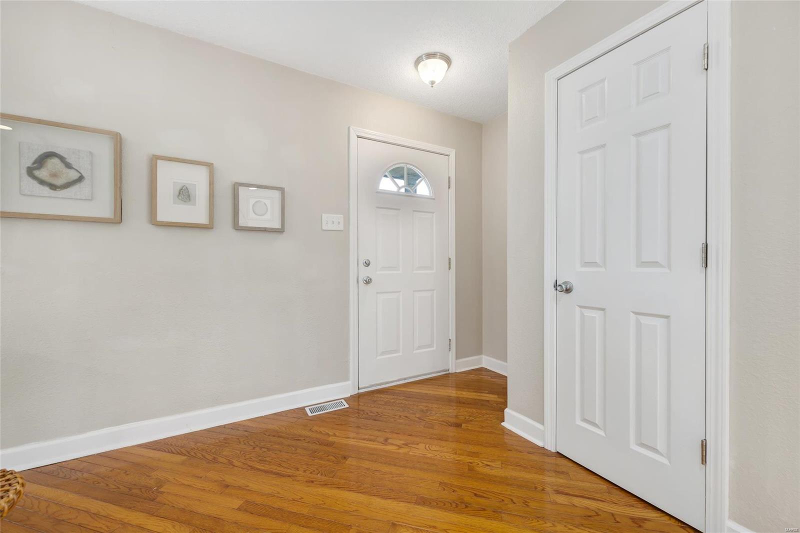 1053 North Hanley Road St. Louis, MO 63130 - Photo 5 of 42