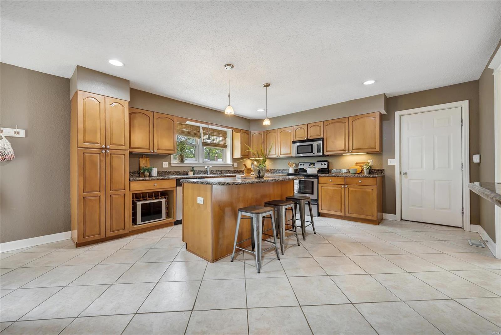 1053 North Hanley Road St. Louis, MO 63130 - Photo 10 of 42