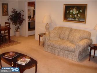 6 Pointville Road Pemberton, NJ 08068 - Photo 4 of 10 Living Room