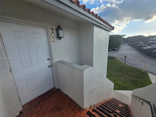 $2,000 | 14831 Southwest 80th Street, Unit 2034, Miami, FL 33193