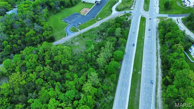 $600,000 | 6250 Upper Byrnes Mill Road, Byrnes Mill, MO 63051