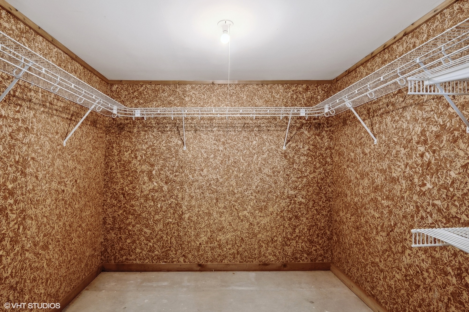 665 Angelo Avenue Gurnee, IL 60031 - Photo 30 of 34 a bathroom with a shower