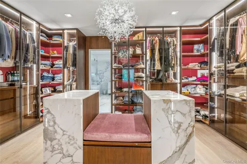$3,198,000 | 23 Estates Terrace North, Manhasset, NY 11030