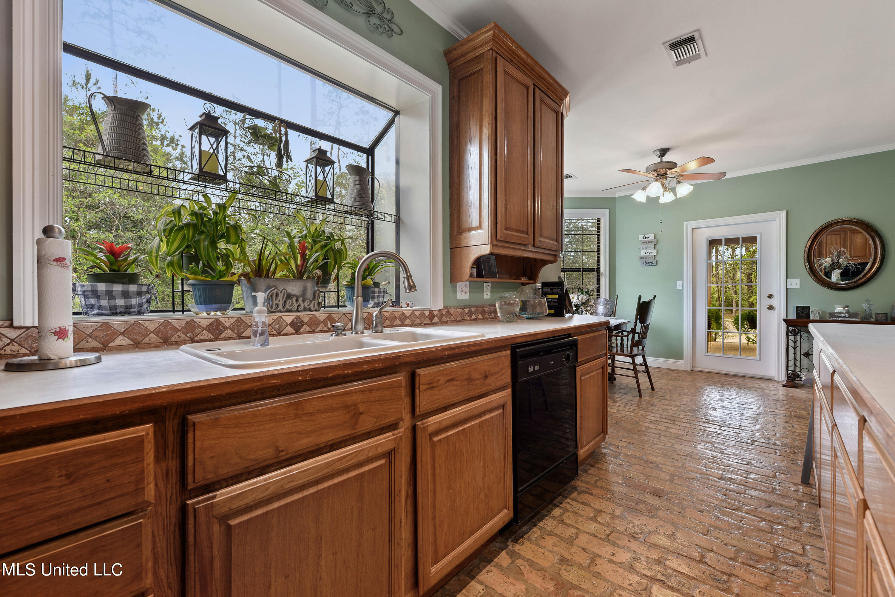 6087 Crump Road Kiln, MS 39556 - Photo 10 of 41 Kitchen