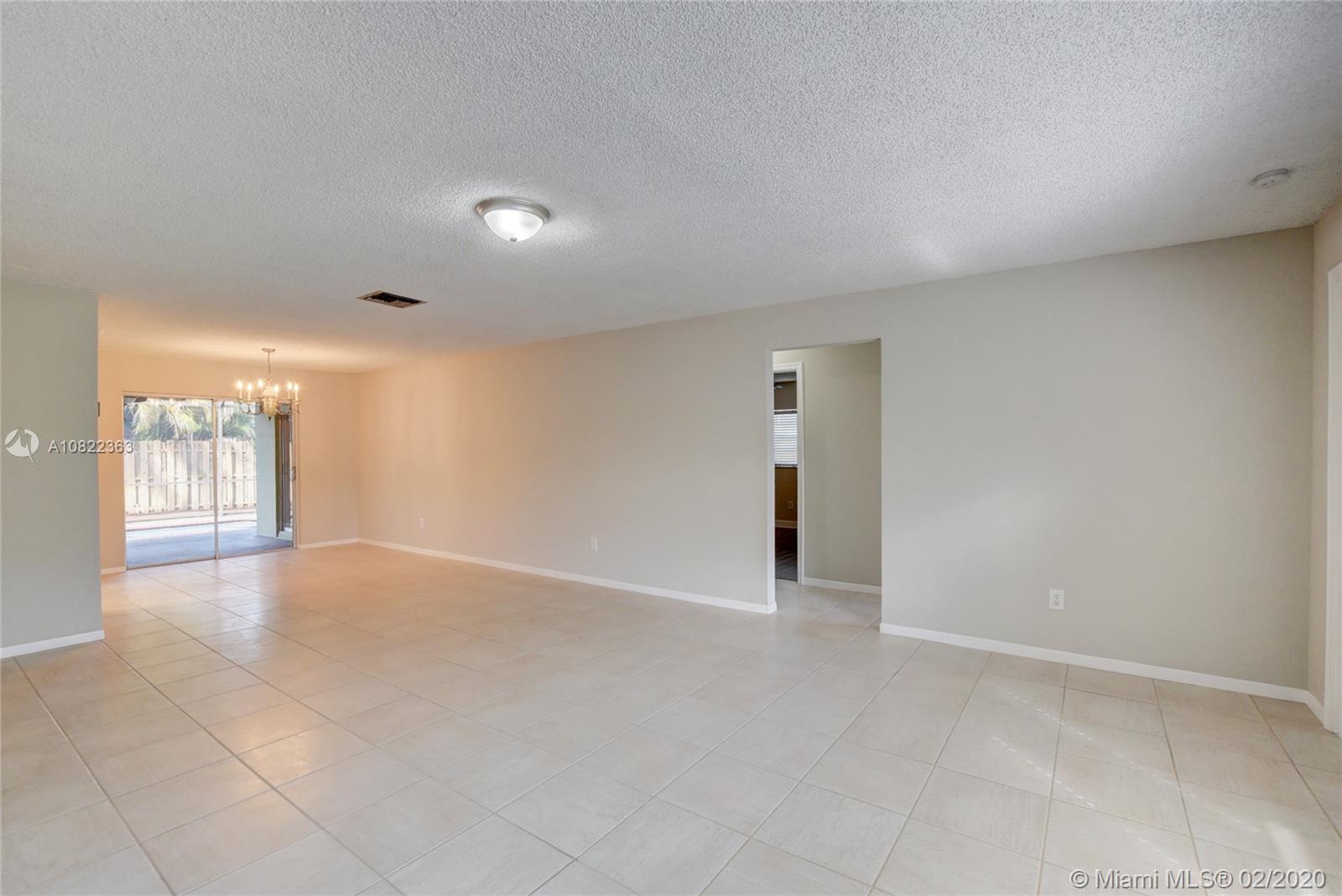 9067 Southwest 1st Road Boca Raton, FL 33428 - Photo 5 of 29