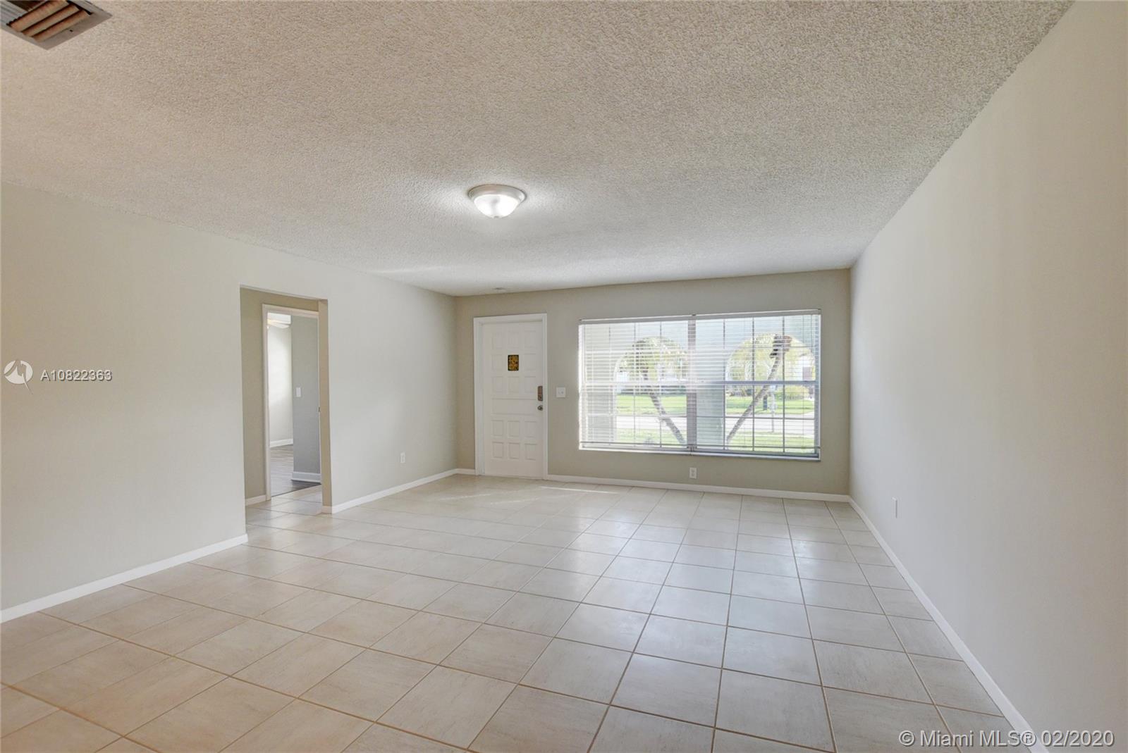 9067 Southwest 1st Road Boca Raton, FL 33428 - Photo 6 of 29