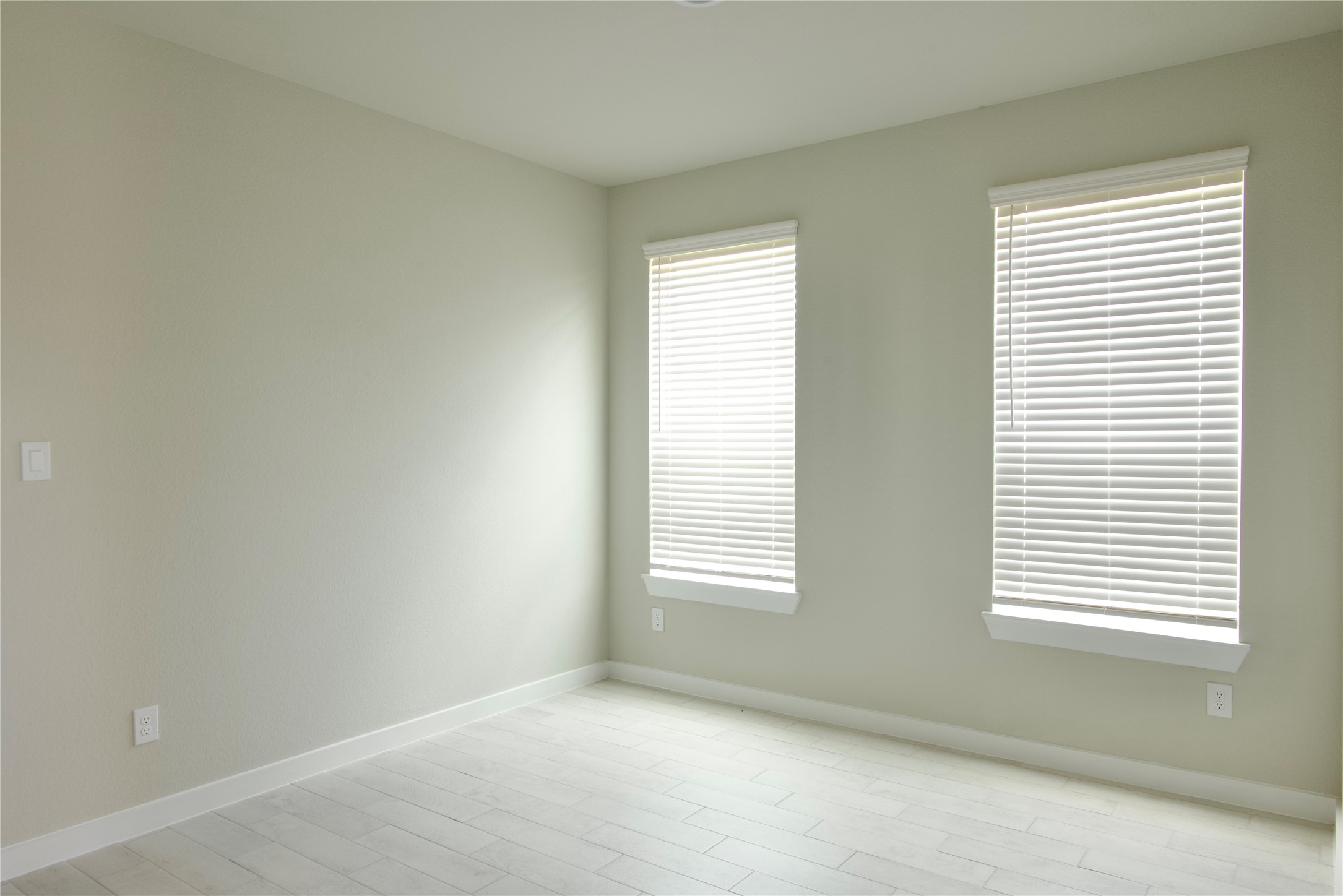 3207 Tilley Drive Rosenberg, TX 77471 - Photo 22 of 43 an empty room with a window