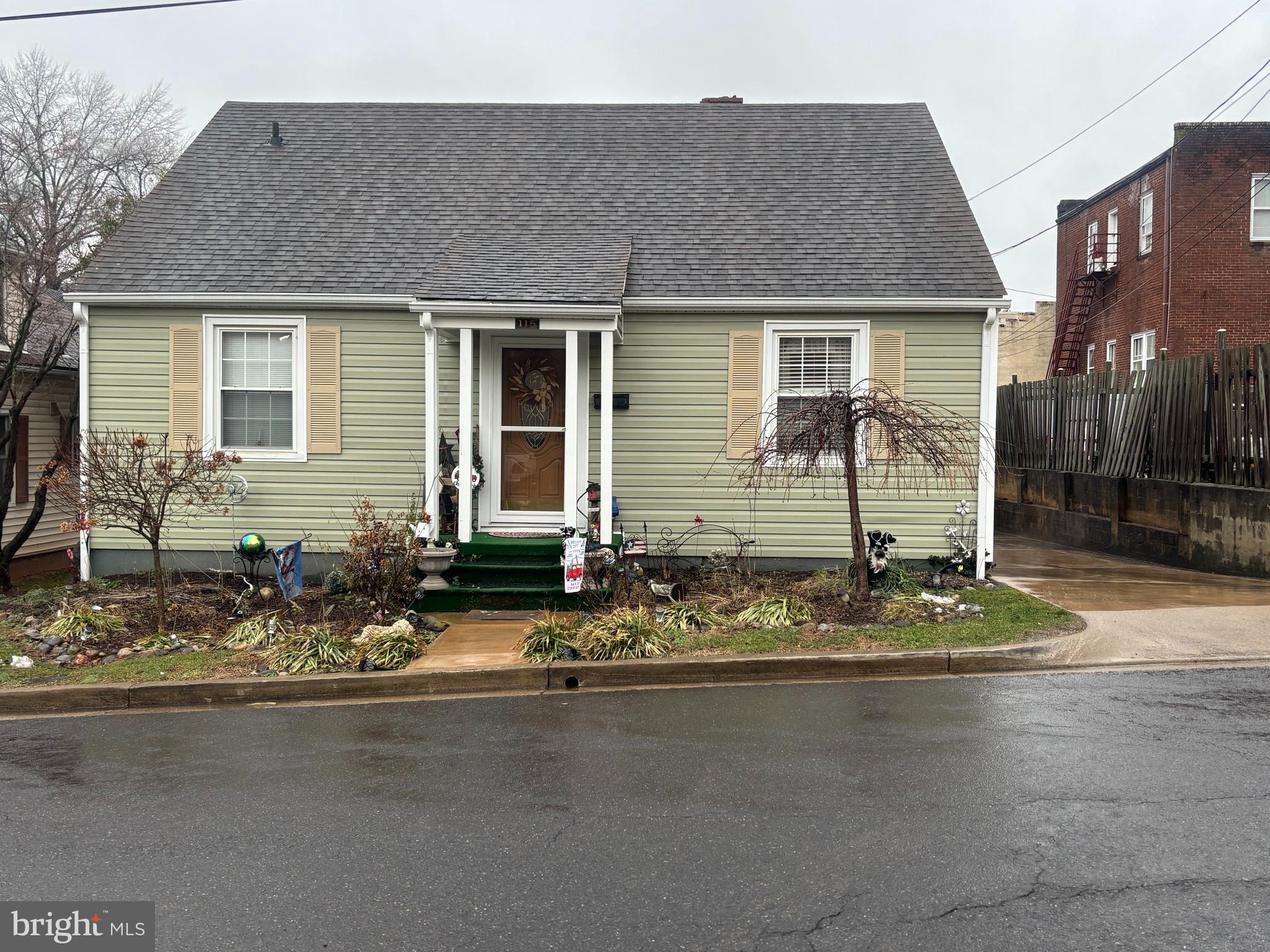 115 East Stevens Street Culpeper, VA 22701 - Photo 2 of 23 Front View