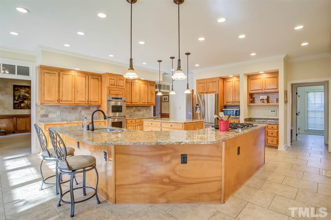 Amazing kitchen with room for many to gather. Large island and breakfast bar.