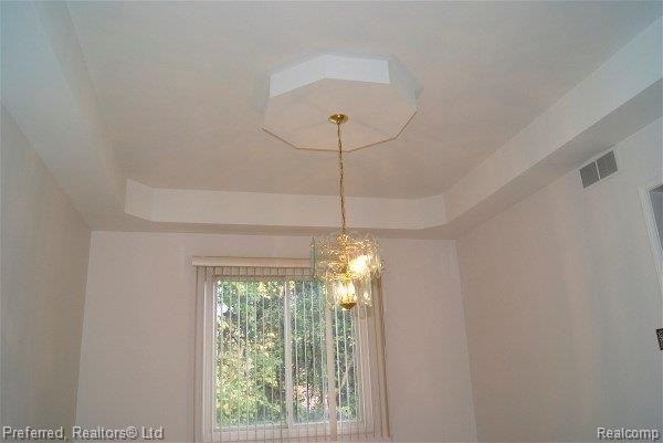 17352 Cross Winds Road Livonia, MI 48152 - Photo 16 of 30 Custom Din Rm Ceiling.jpg