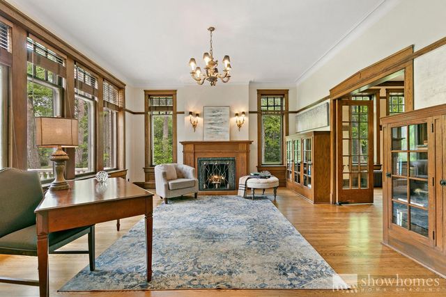 $925,000 | 440 Moraine Road, Highland Park, IL 60035