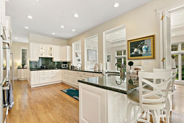 $925,000 | 440 Moraine Road, Highland Park, IL 60035