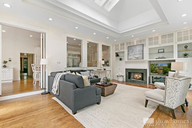 $925,000 | 440 Moraine Road, Highland Park, IL 60035