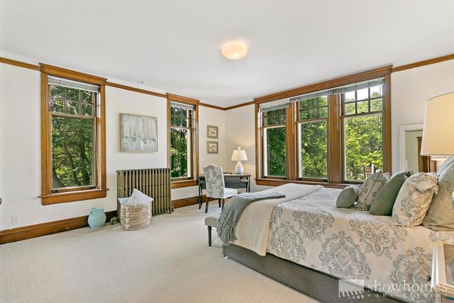 $925,000 | 440 Moraine Road, Highland Park, IL 60035