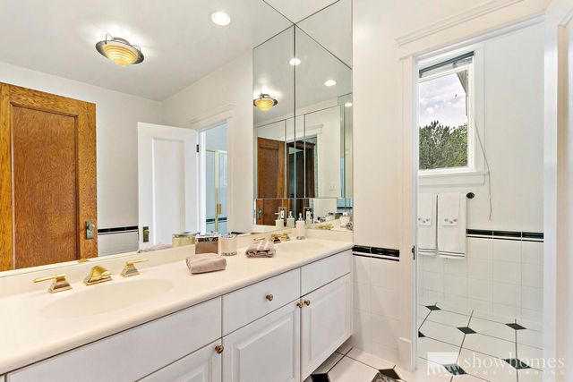 $925,000 | 440 Moraine Road, Highland Park, IL 60035