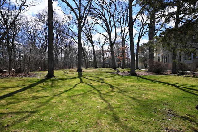 $925,000 | 440 Moraine Road, Highland Park, IL 60035