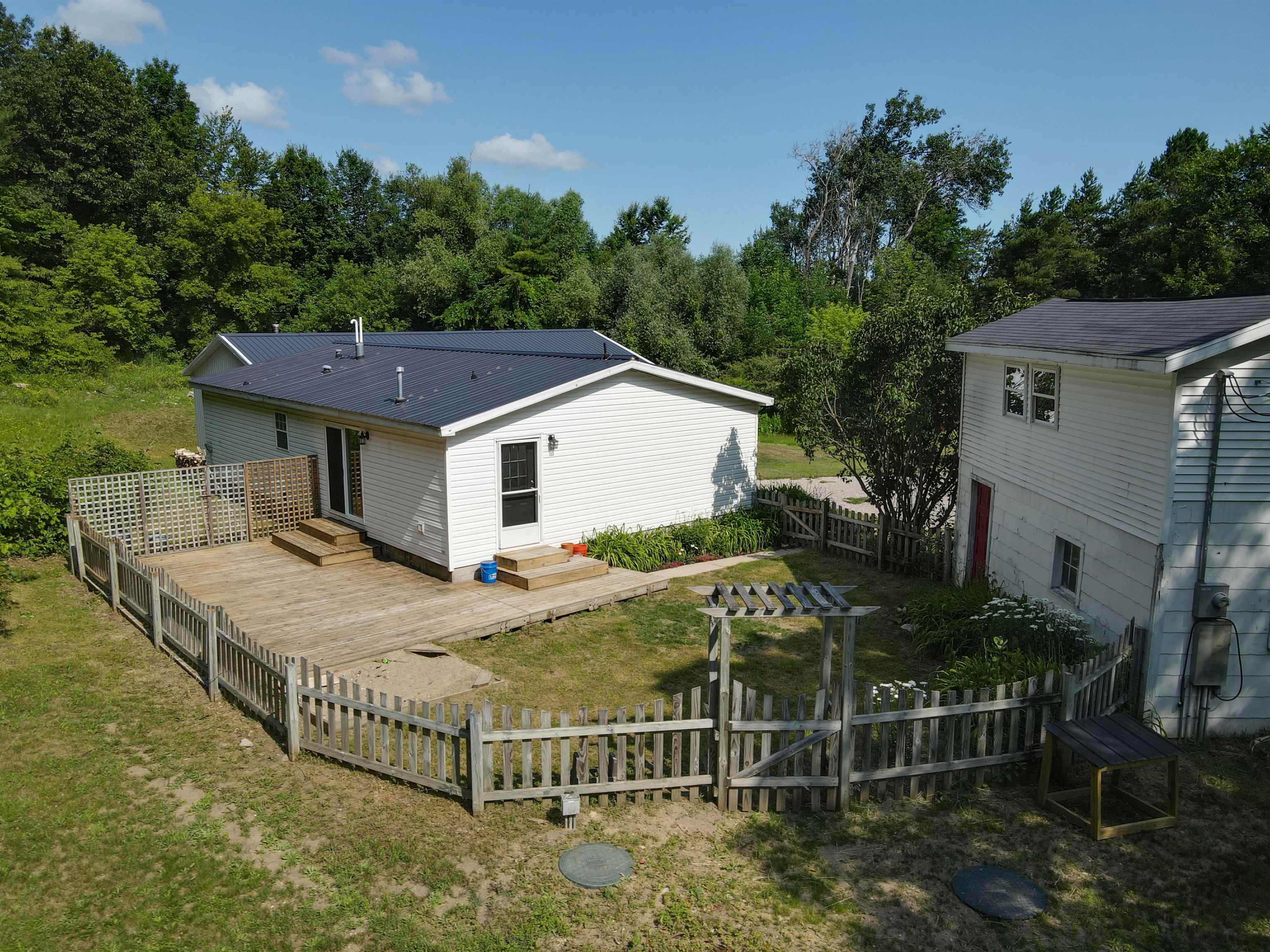 457 North Garfield Road Traverse City, MI 49696 - Photo 6 of 42