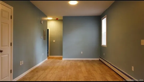 $1,800 | 33 Center Street, Hartford, CT 06120