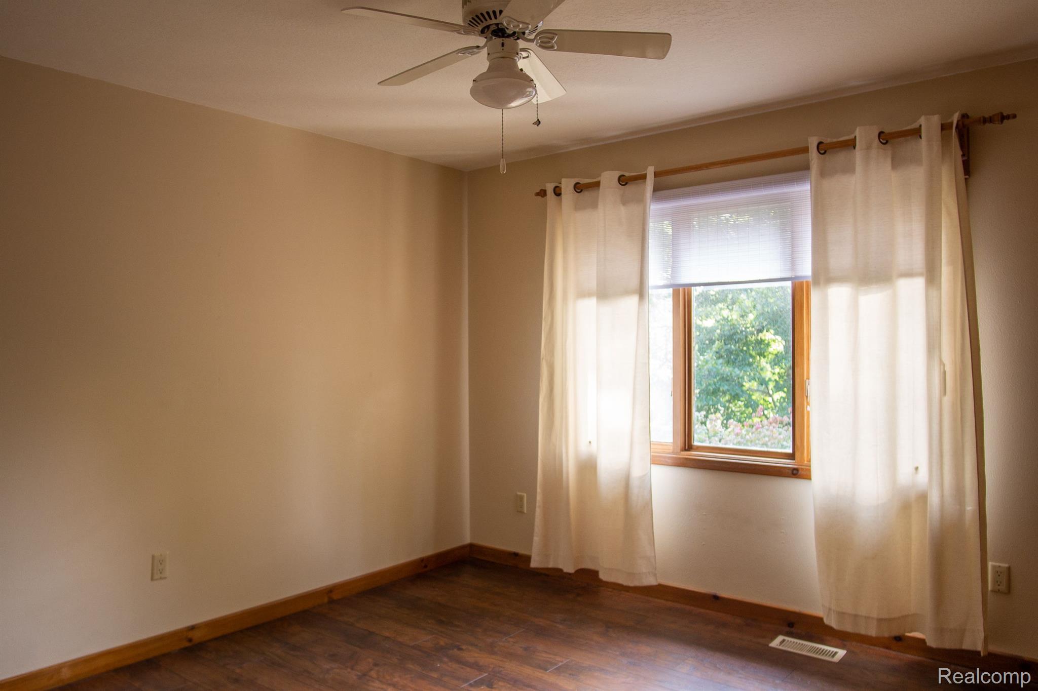1371 Rutledge Drive Temperance, MI 48182 - Photo 45 of 58 Gallery Image 45