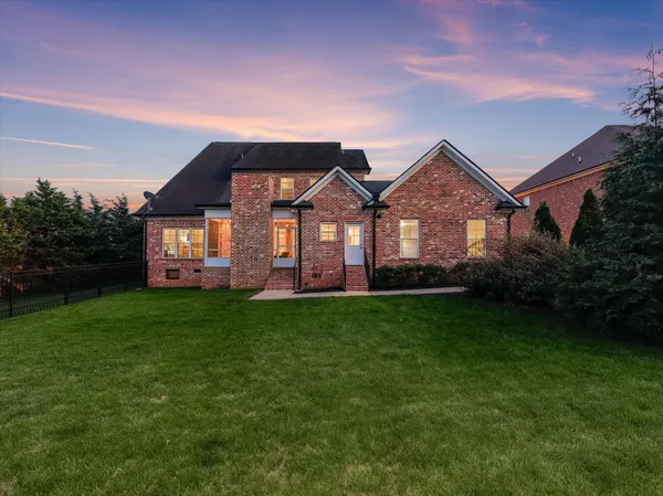 $829,000 | 611 Stone Mill Circle, Murfreesboro, TN 37130