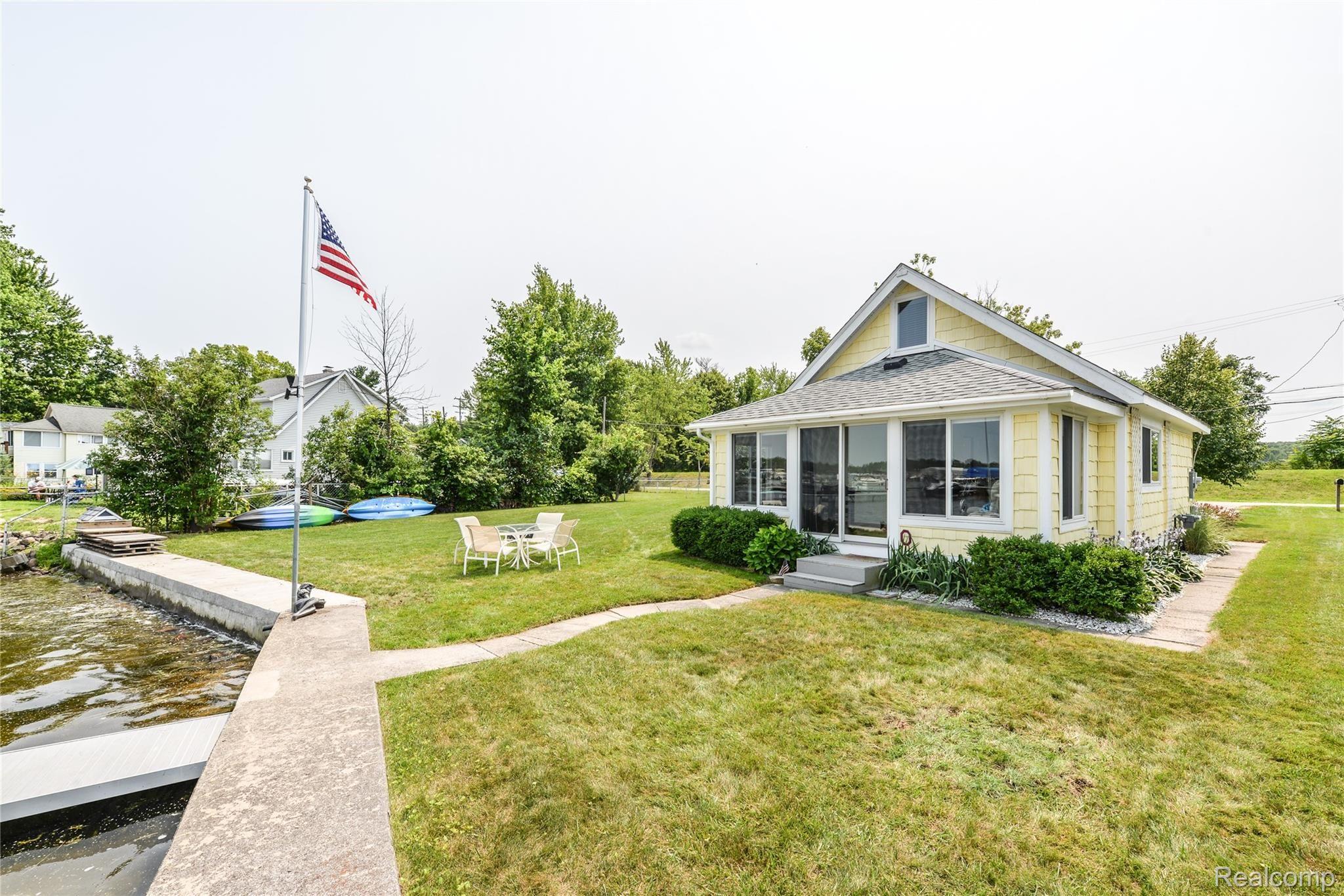9034 Dexter-Pinckney Road Pinckney, MI 48169 - Photo 10 of 33 DSC_3564.jpg