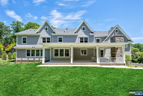 $3,499,000 | 520 Clinton Avenue, Wyckoff, NJ 07481