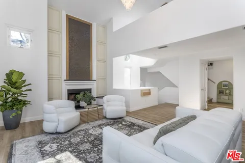 $2,195,000 | 508 Pier Avenue, Unit 4, Santa Monica, CA 90405