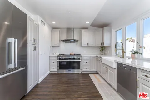 $2,195,000 | 508 Pier Avenue, Unit 4, Santa Monica, CA 90405
