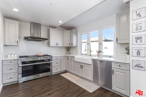$2,195,000 | 508 Pier Avenue, Unit 4, Santa Monica, CA 90405
