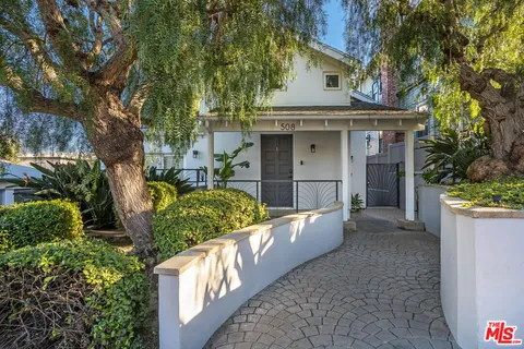 $2,195,000 | 508 Pier Avenue, Unit 4, Santa Monica, CA 90405