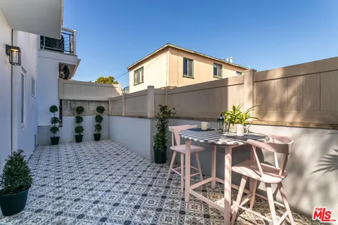 $2,195,000 | 508 Pier Avenue, Unit 4, Santa Monica, CA 90405