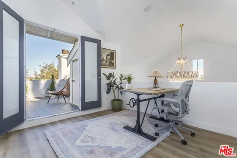 $2,195,000 | 508 Pier Avenue, Unit 4, Santa Monica, CA 90405